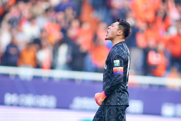 王大雷：變陣四后衛(wèi)效果不錯(cuò)，泰山4-1終結(jié)申花
