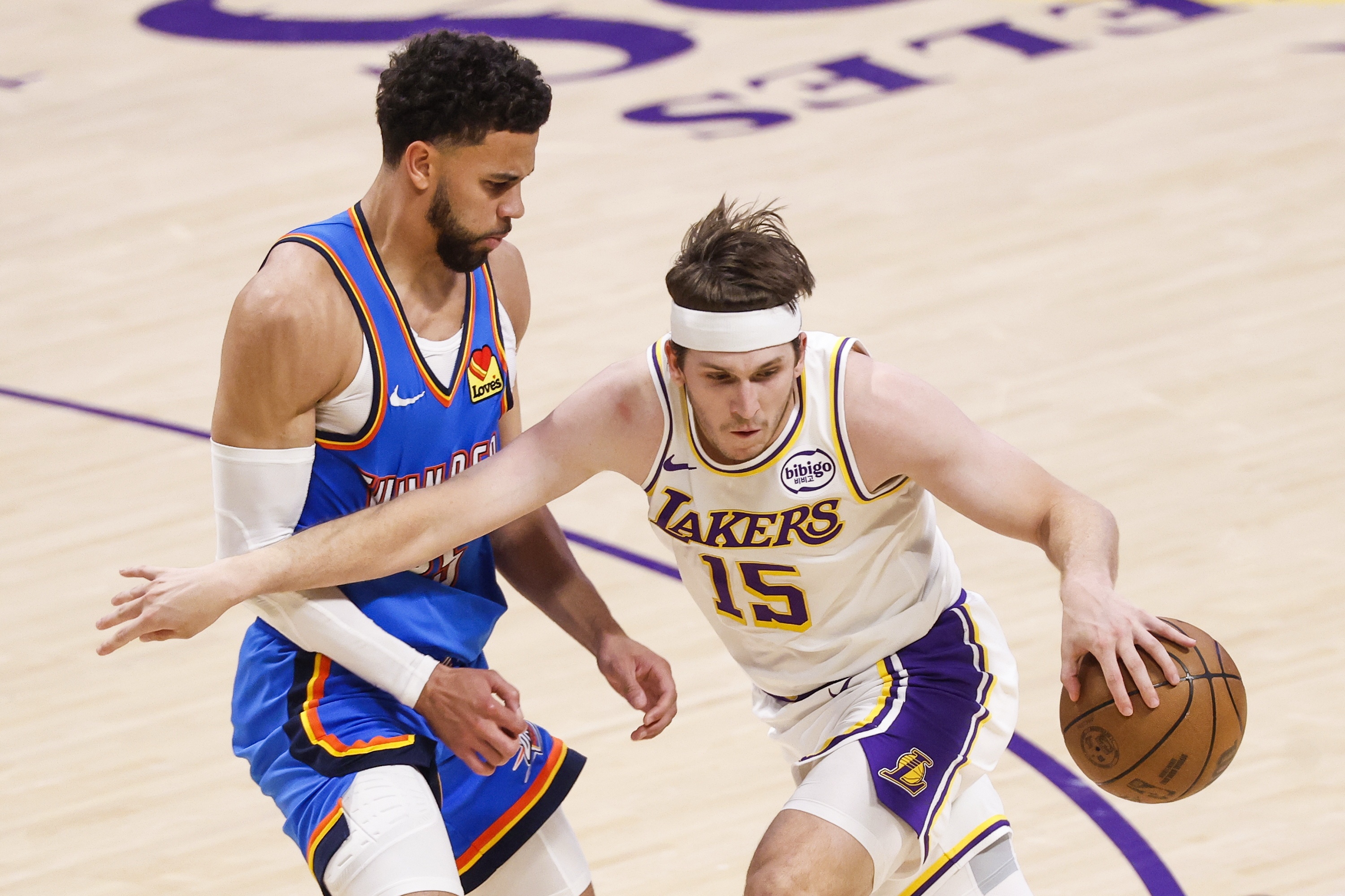 米切爾攻守一體鎖死里夫斯 雷霆3-0碾壓湖人