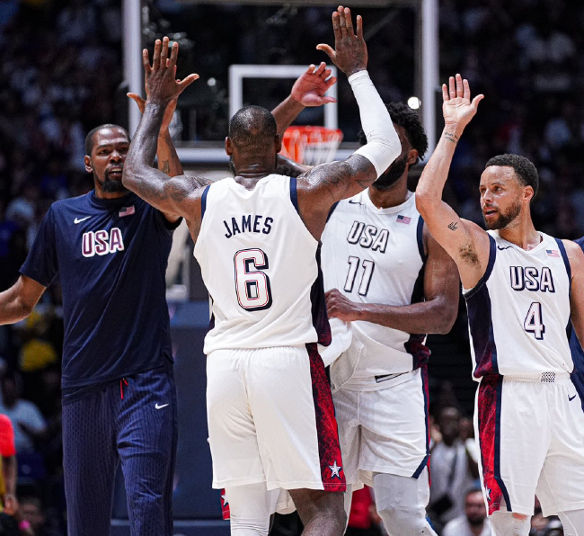 詹姆斯末節(jié)11分力挽狂瀾 美國男籃熱身賽險勝德國