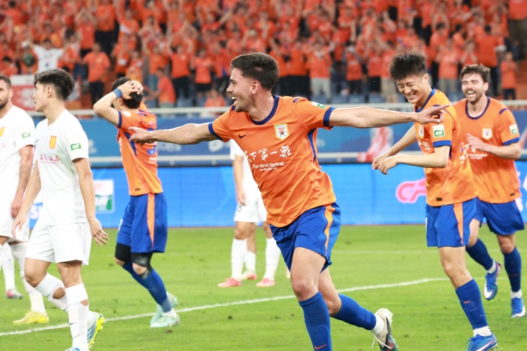 馬德魯加雙響救贖，泰山隊(duì)外援去留選擇題浮現(xiàn)