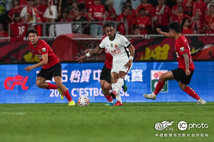 姆本扎+熱菲尼奧三分鐘兩球逆轉(zhuǎn)，海港客場2-3遭鐵人楠波灣絕殺