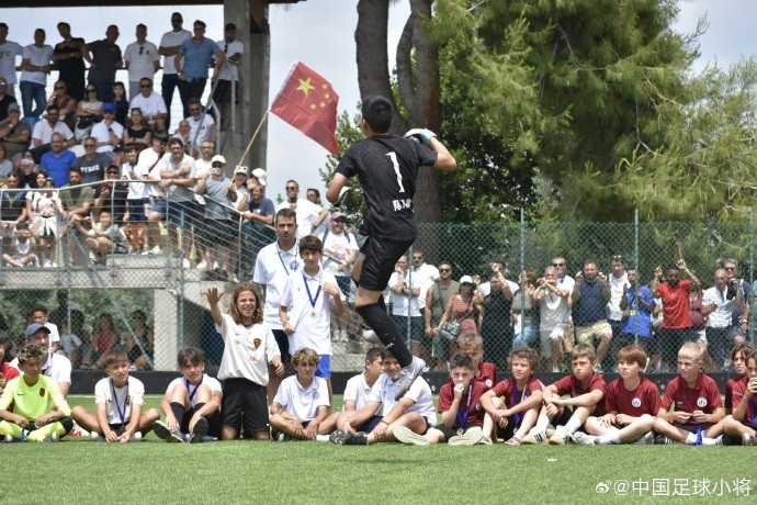 中國足球小將2014隊點(diǎn)球擒埃弗頓 捧得SIGISMONDI杯