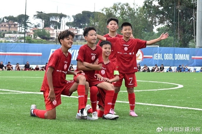 中國足球小將2014隊點(diǎn)球擒埃弗頓 捧得SIGISMONDI杯