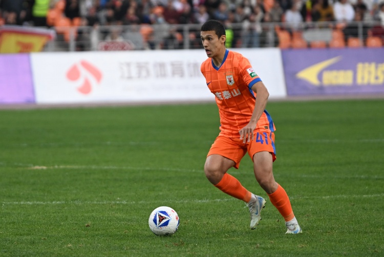 U21全面上位！泰山半程7人狂刷出場(chǎng)，依木蘭U23國足獲評(píng)最高分