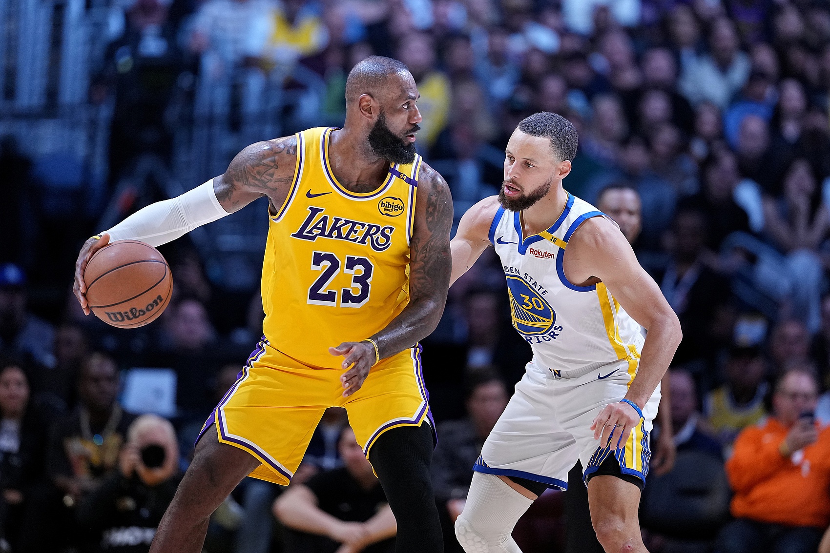 詹姆斯登《時(shí)代》封面 NBA六人入選體育百大